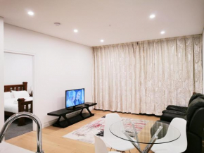 Gordon Modern 1 bed room apartment-free parking